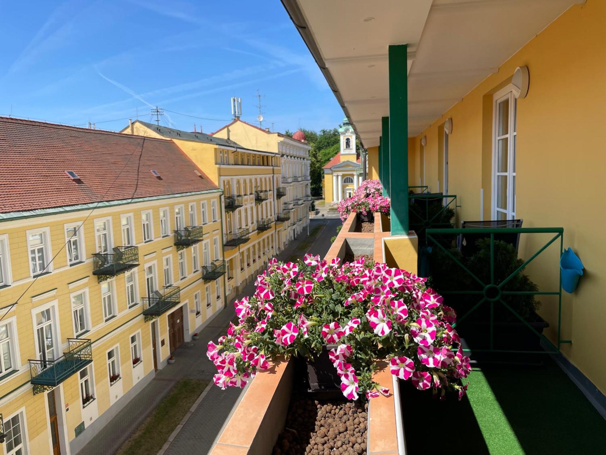 Ld Palace Spa & Kur Františkovy Lázně Exteriör bild
