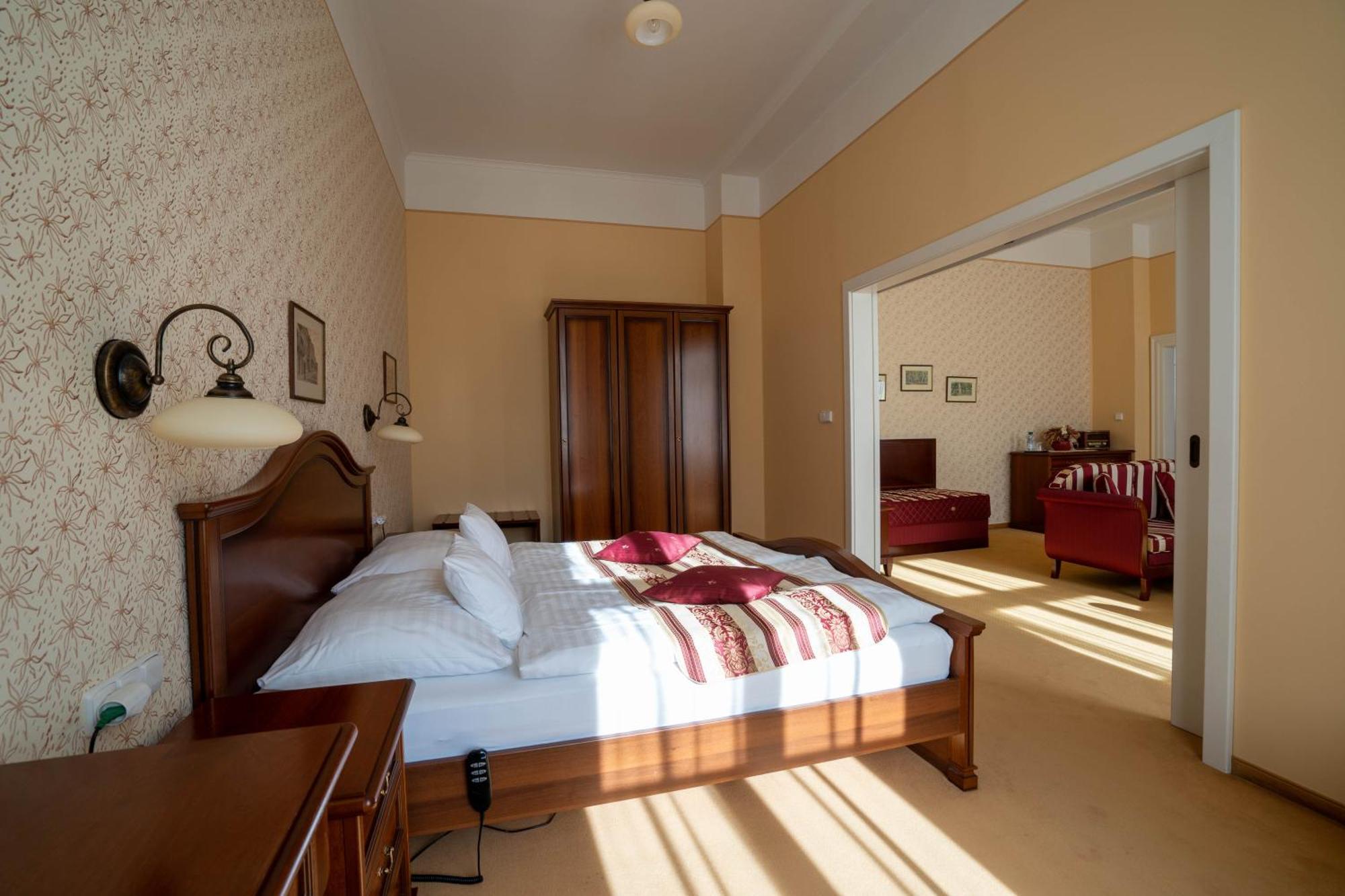 Ld Palace Spa & Kur Františkovy Lázně Exteriör bild