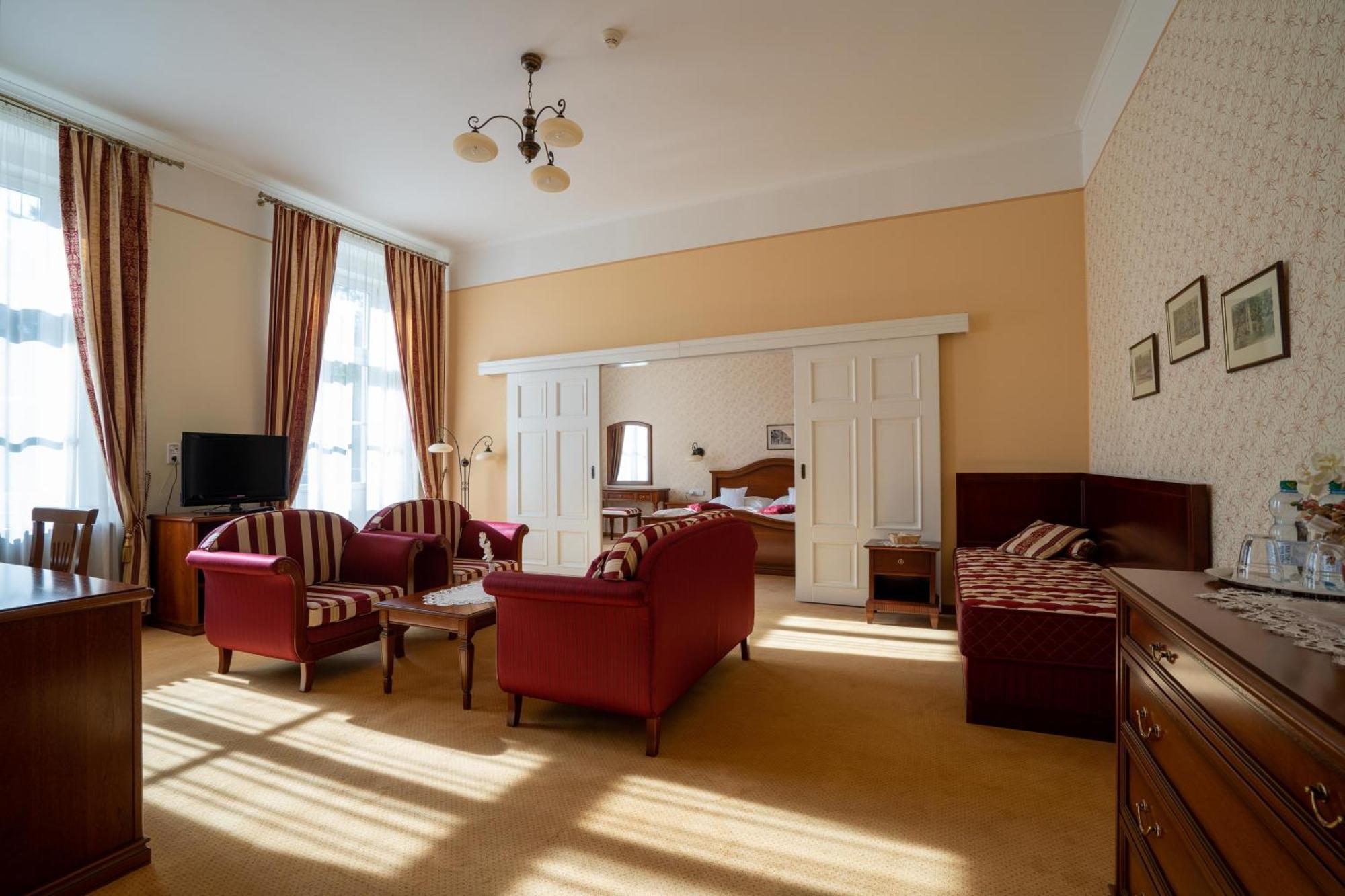 Ld Palace Spa & Kur Františkovy Lázně Exteriör bild