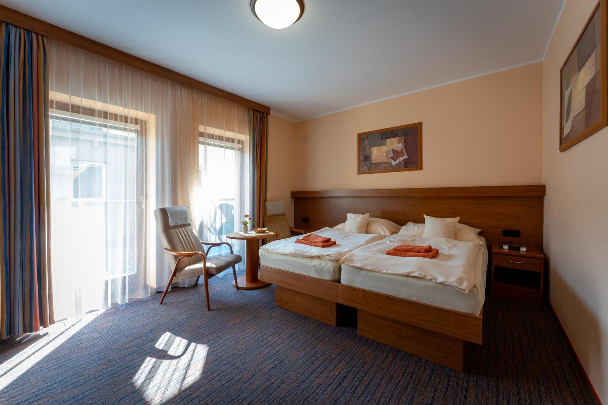 Ld Palace Spa & Kur Františkovy Lázně Exteriör bild